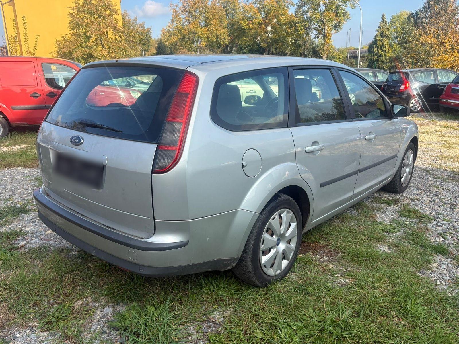 Ford Focus 2007 — салон