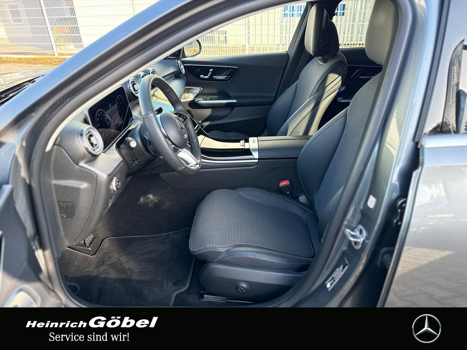 Fahrzeugabbildung Mercedes-Benz C 220 d T 4MATIC*AHK*BURMESTER*DIGITAL LIGHT*