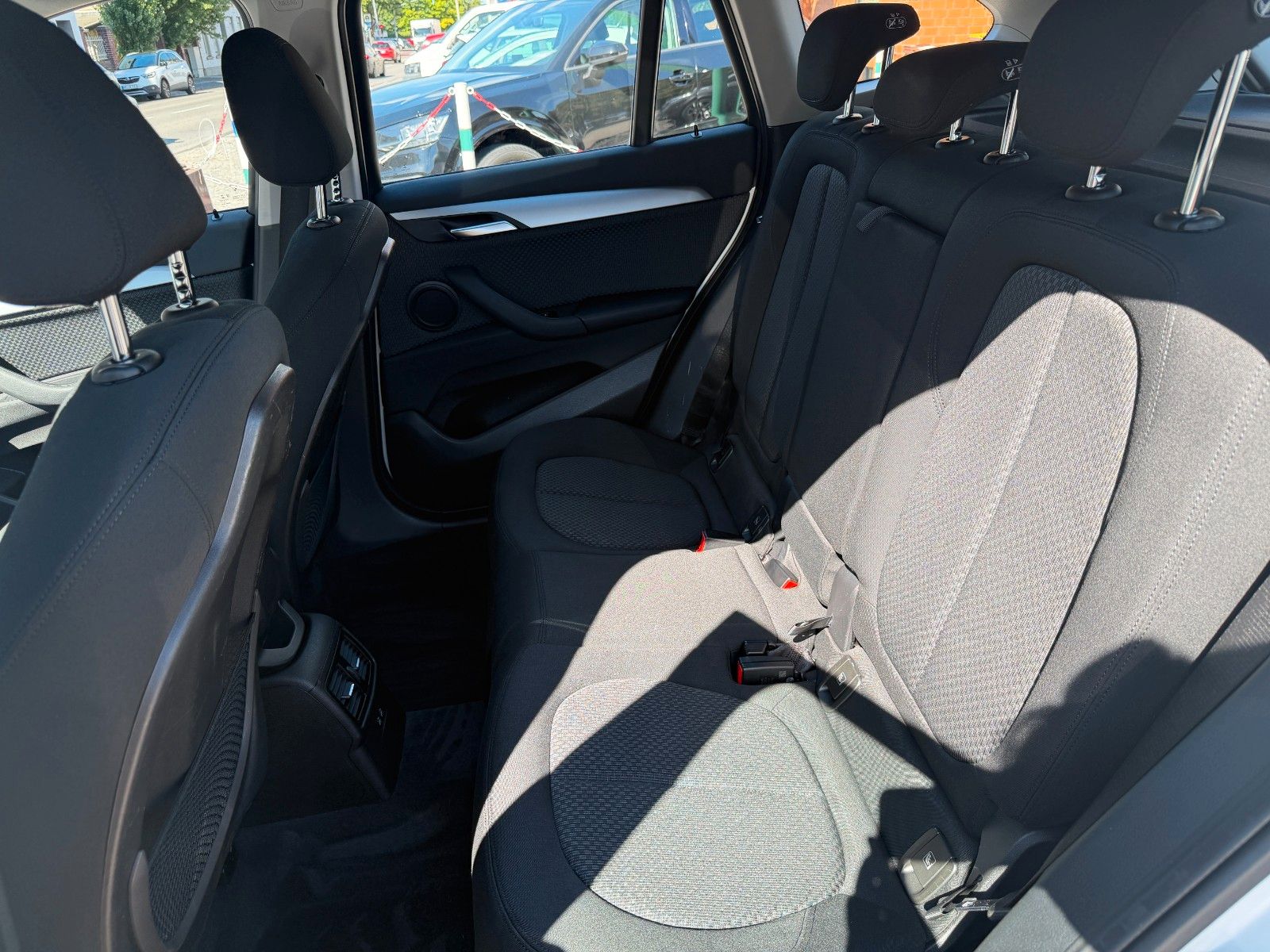 Fahrzeugabbildung BMW X1 sDrive 18 i NAVI LED KAMERA AUTOMATIK 8-FACH