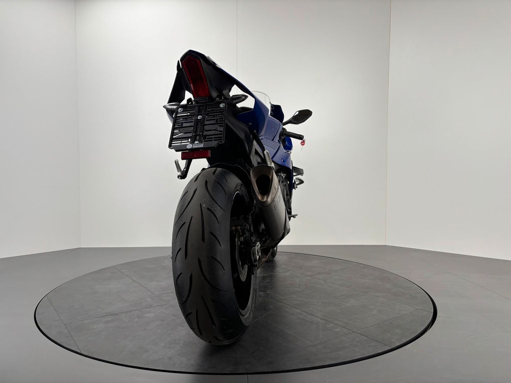 Fahrzeugabbildung Yamaha YZF-R1 *NEUWERTIG *WINGLETS *UNFALLFREI