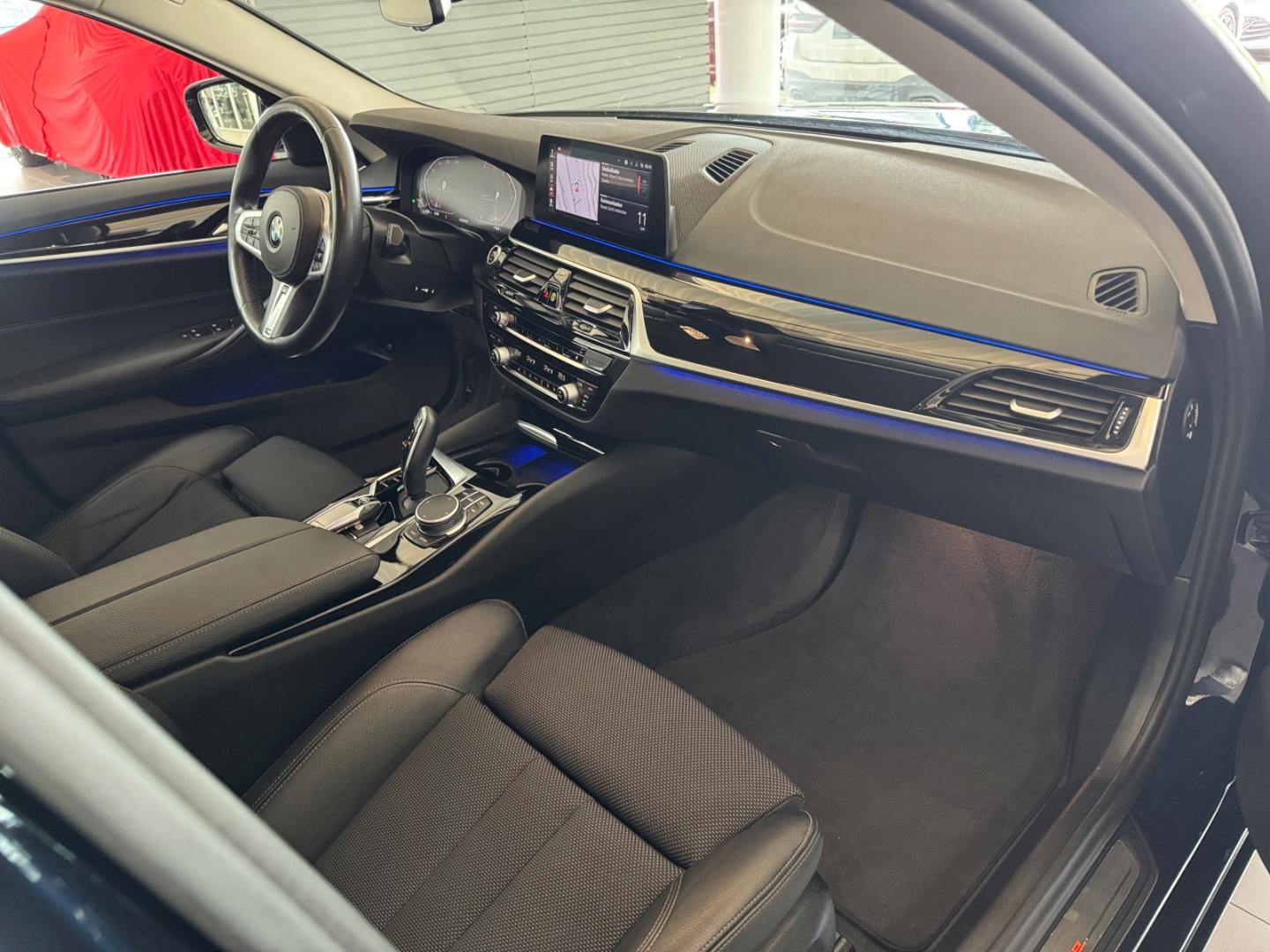 BMW 520 D XDRIVE Standh. AHK KAMERA Navi.-Prof.