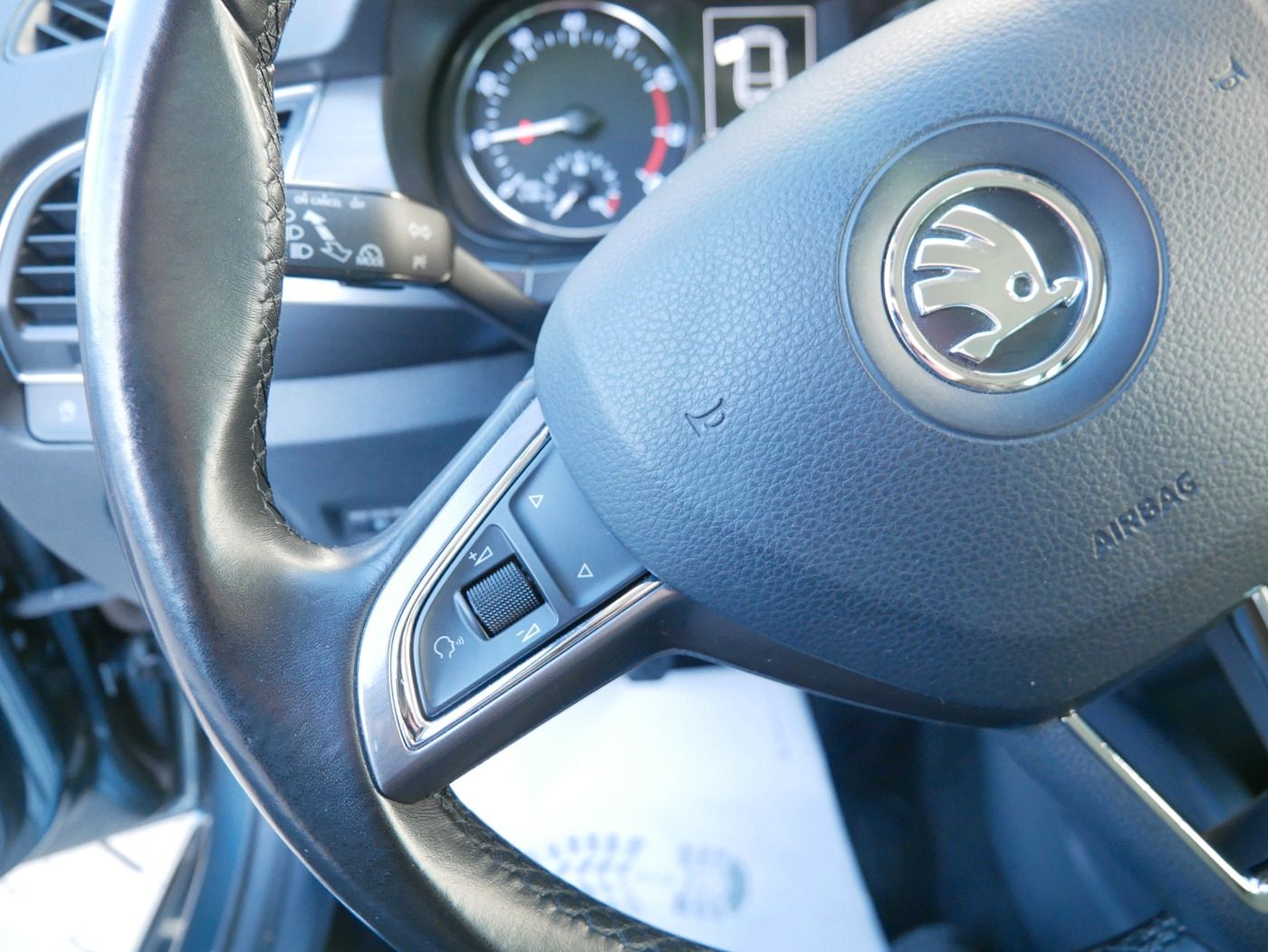 Fahrzeugabbildung SKODA Fabia Combi 1.2 TSI Joy PDC SHZ NSW Klimaautom.