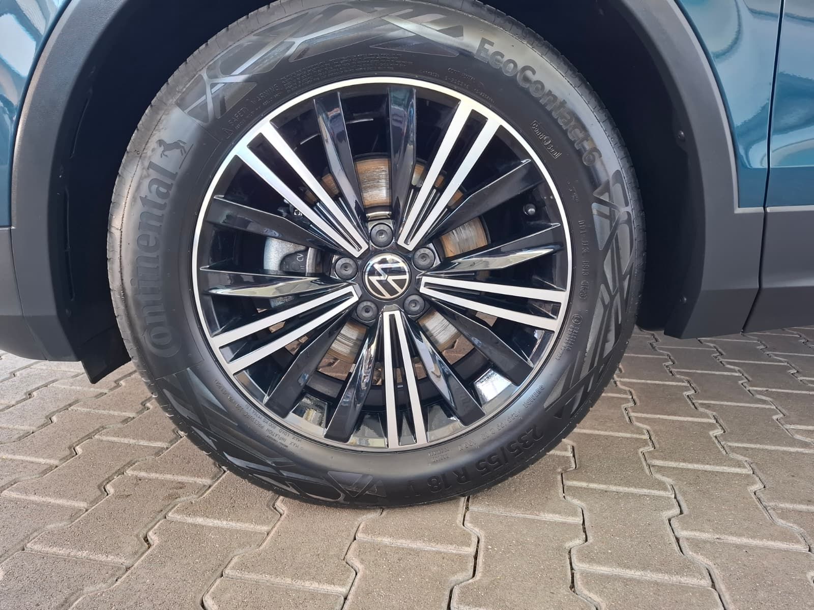 Fahrzeugabbildung Volkswagen Tiguan Elegance 2.0 TDI DSG + Matrix-LED+IQDrive