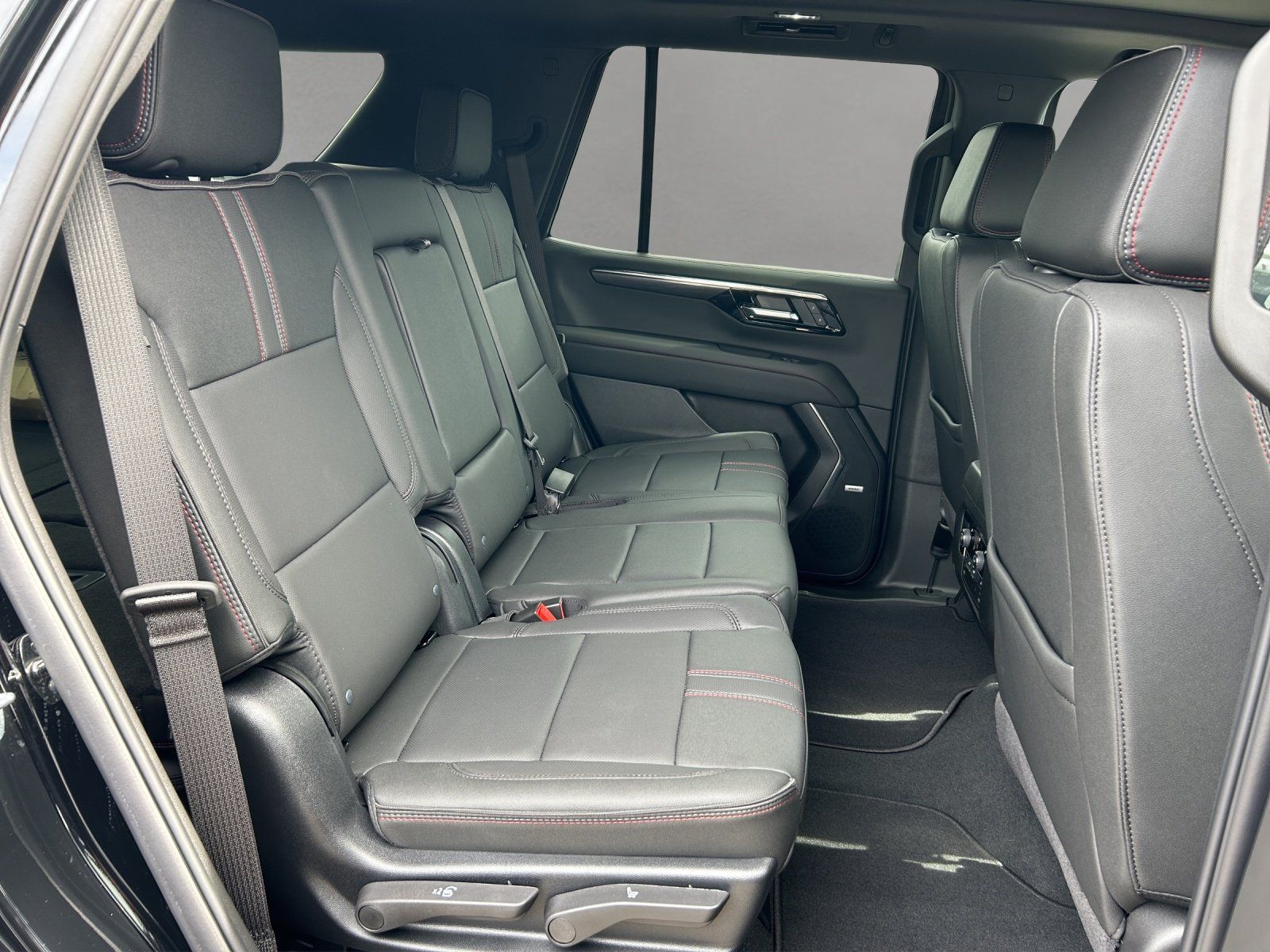 Fahrzeugabbildung Chevrolet Tahoe RST 6.2 MY26 LUFTFAHRWERK/8-SITZER/24"/AHK