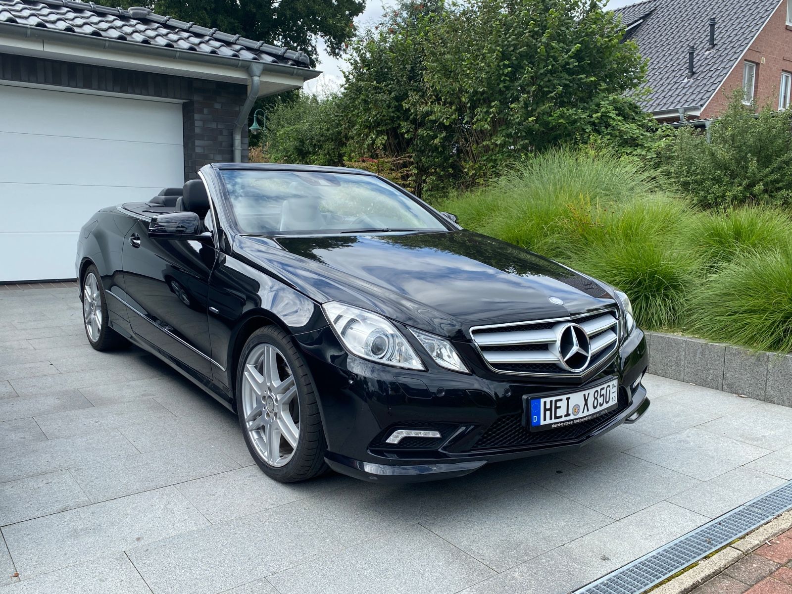 Mercedes-Benz E 350 Cabrio 7G AMG Scheckheft 2 Vorbesitzer