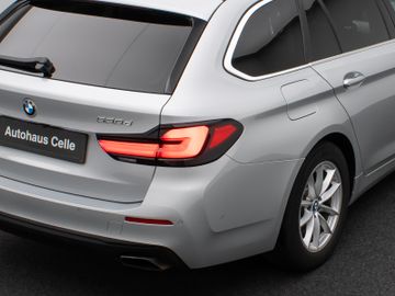 Fahrzeugabbildung BMW 530d Tour HUD ACC Kamera DAB Komfortzugang
