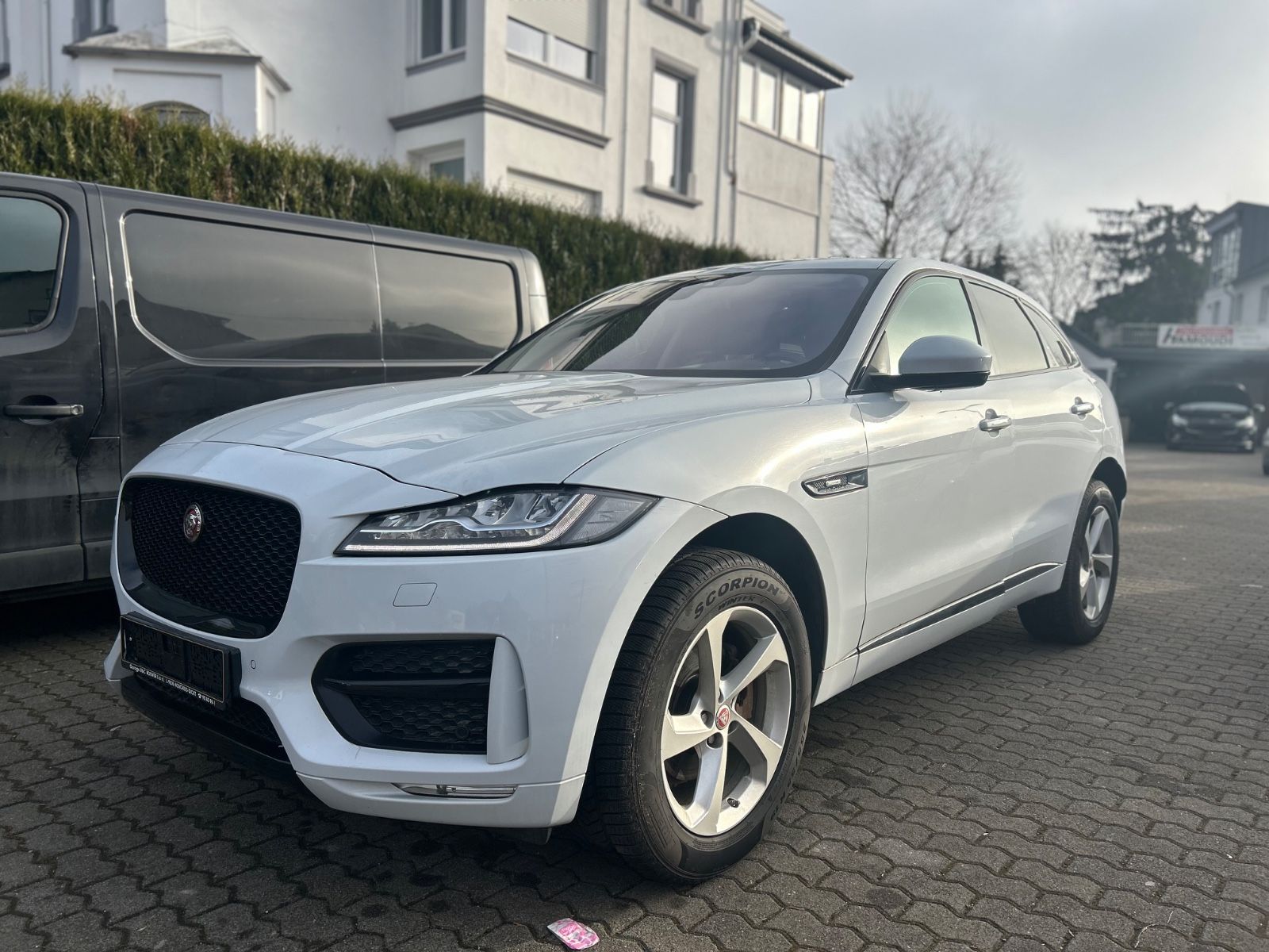JAGUAR F-Pace