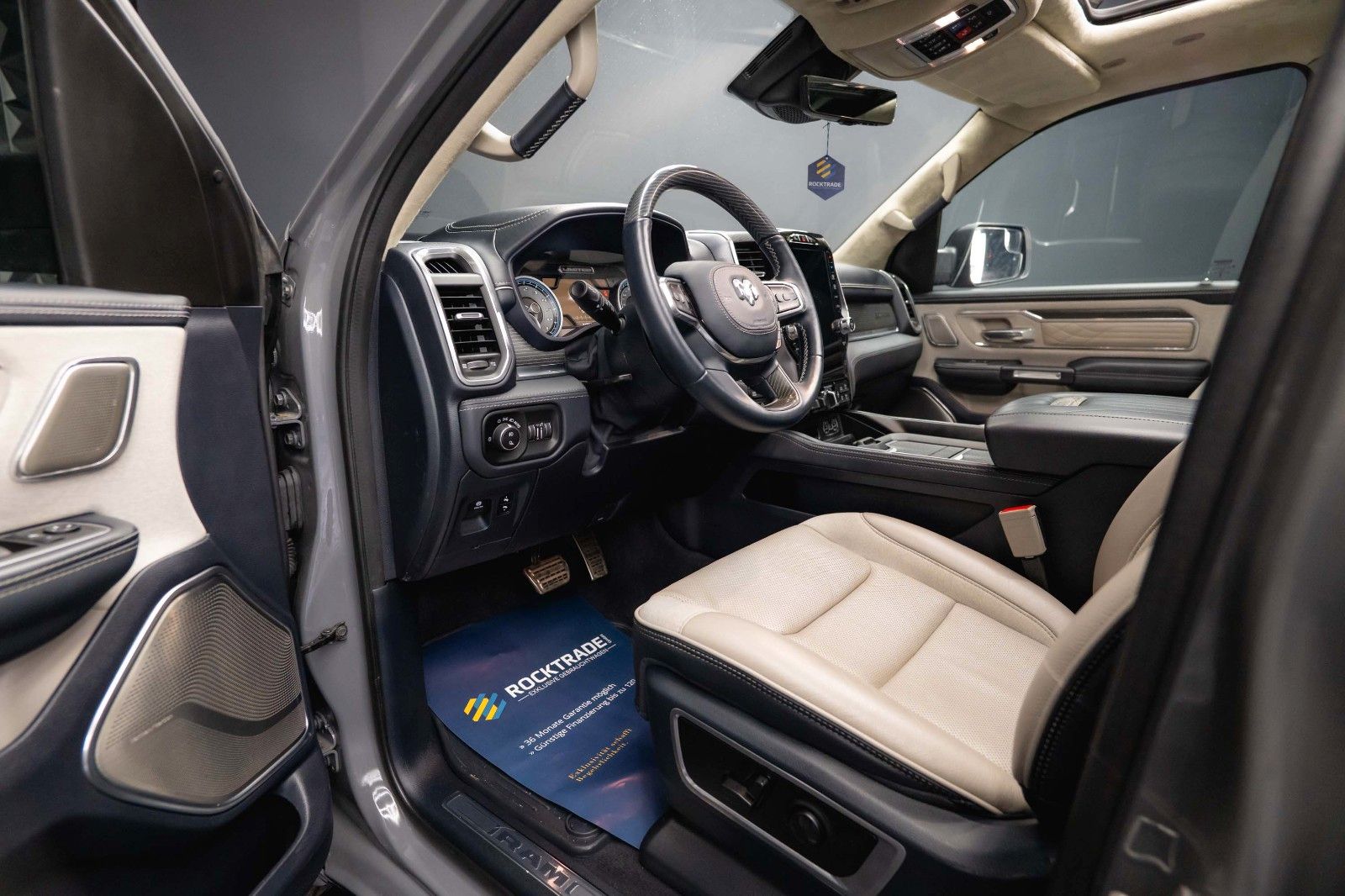 Fahrzeugabbildung Dodge RAM 5.7 V8 HEMI 4x4 LIMITED 10TH ANNIVERSARY ACC