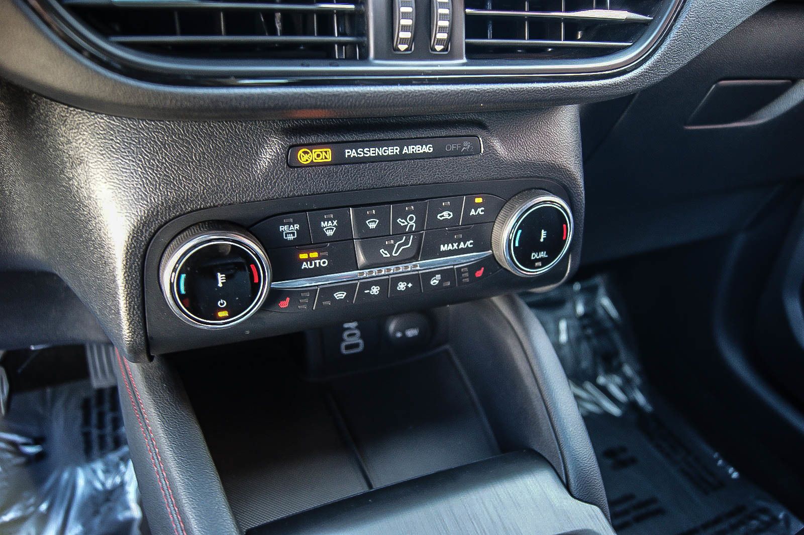 Fahrzeugabbildung Ford Kuga Plug-In Hybrid ST-Line X BODY-STYLE-PAKET