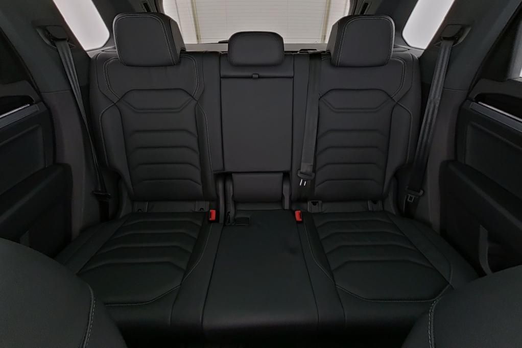 Volkswagen Touareg R-Line 4M 3.0 TDI AHK*PANO*MASSAGE*LUFT