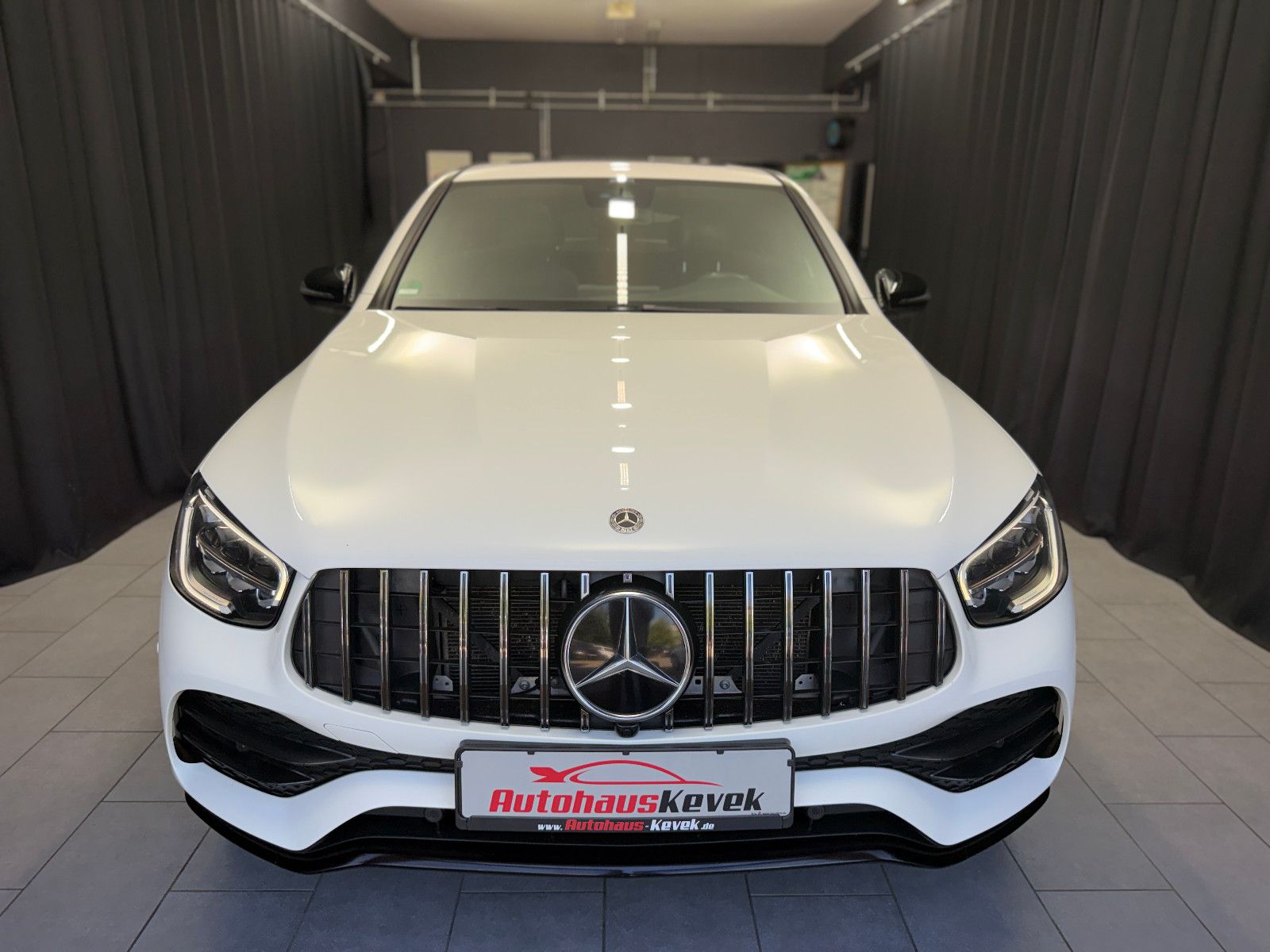 Fahrzeugabbildung Mercedes-Benz GLC 300 d Coupe 4Matic |AMG-LINE|AHK|PANO|LED