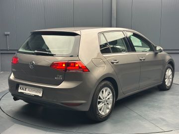 Volkswagen Golf - 5