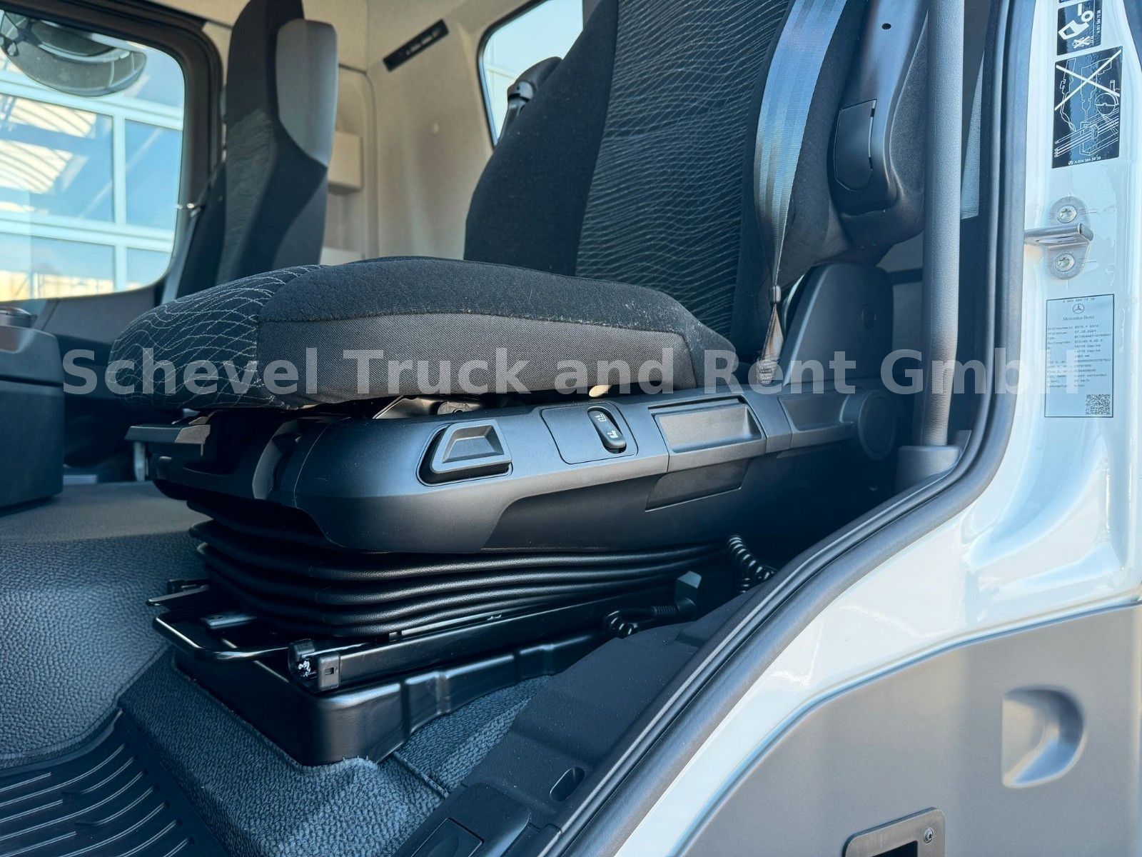 Fahrzeugabbildung Mercedes-Benz Arocs 3351 MEILLER RS 21.60 /3,90m Radst./ 80Ton