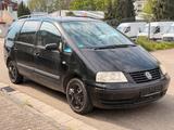 Volkswagen Vw Sharan 1.8 T / Klima / Anhänger / Schie... - gebrauchte VW Sharan aus dem Jahr 2002