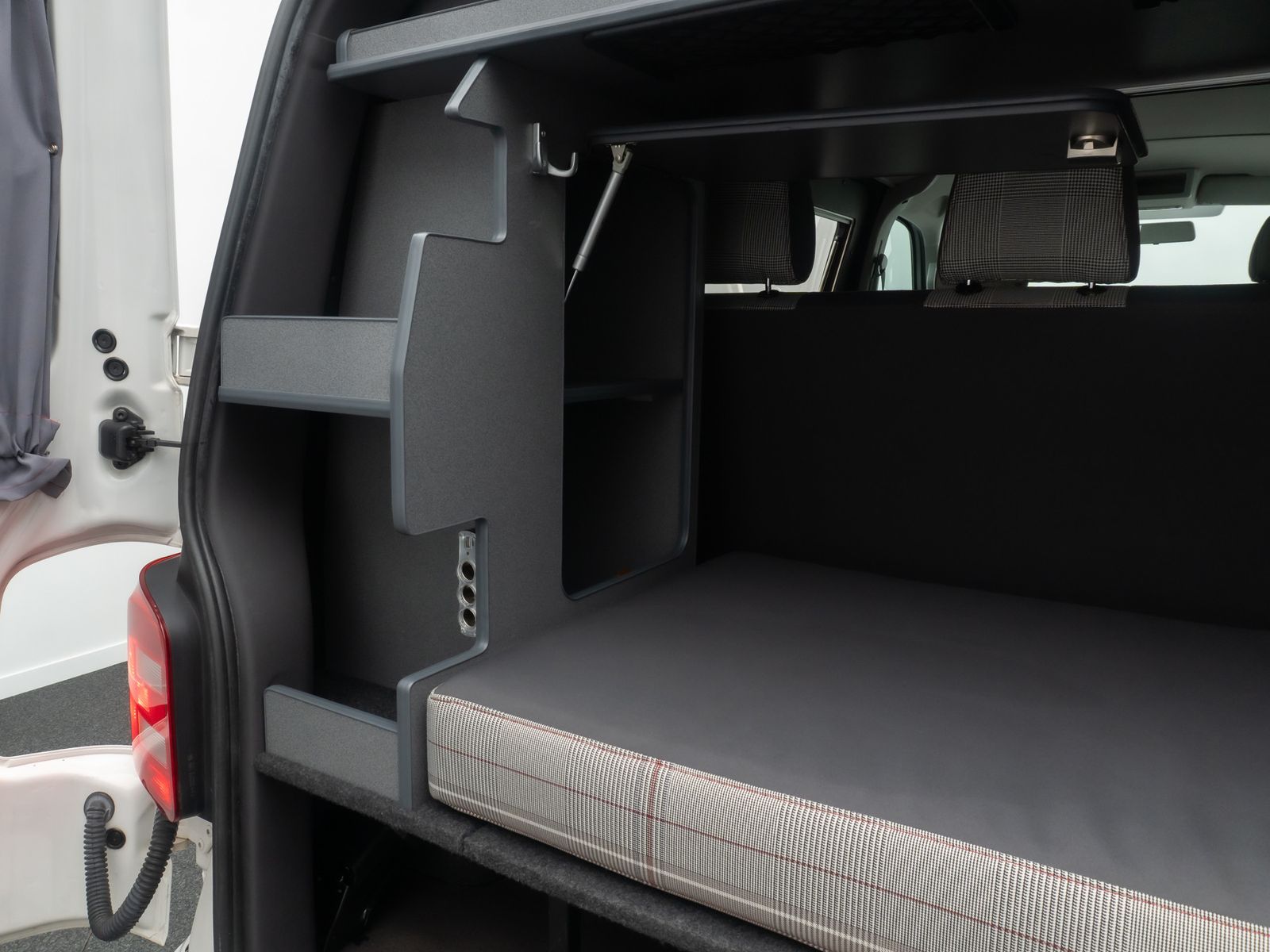 Fahrzeugabbildung Volkswagen T6 Transporter Wohnmobil CaliforniaStyle 18Zoll