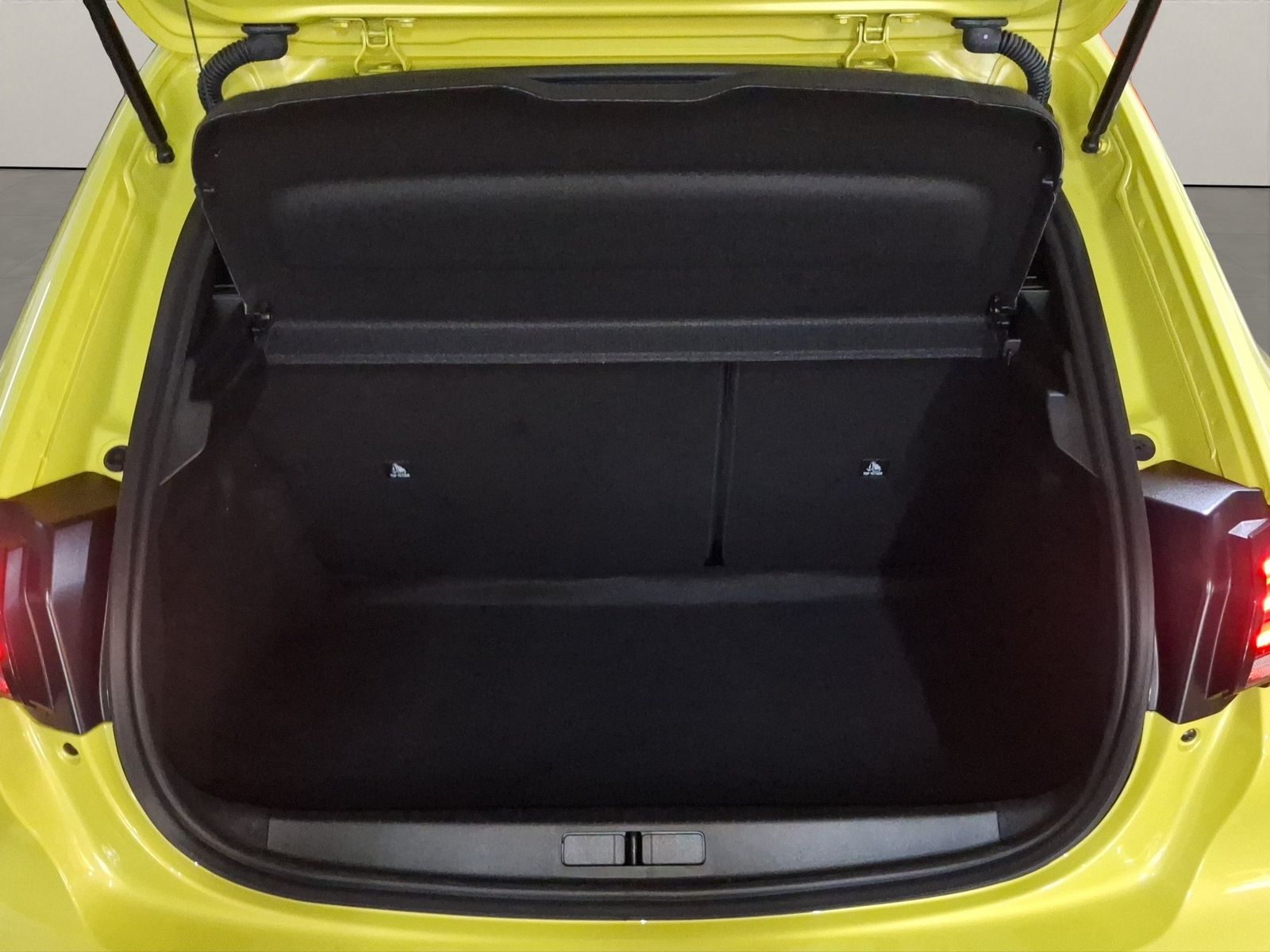 Peugeot 208 - Bild 18