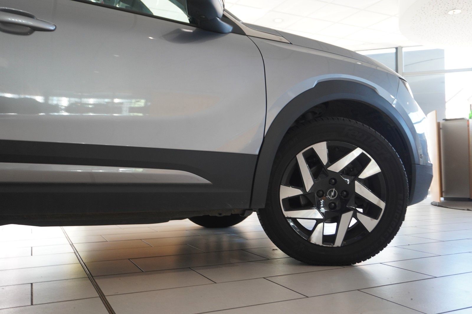Fahrzeugabbildung Opel Mokka ELEGANCE 1.2T NAVI/LED/KAMERA/SPORT/SH/DAB