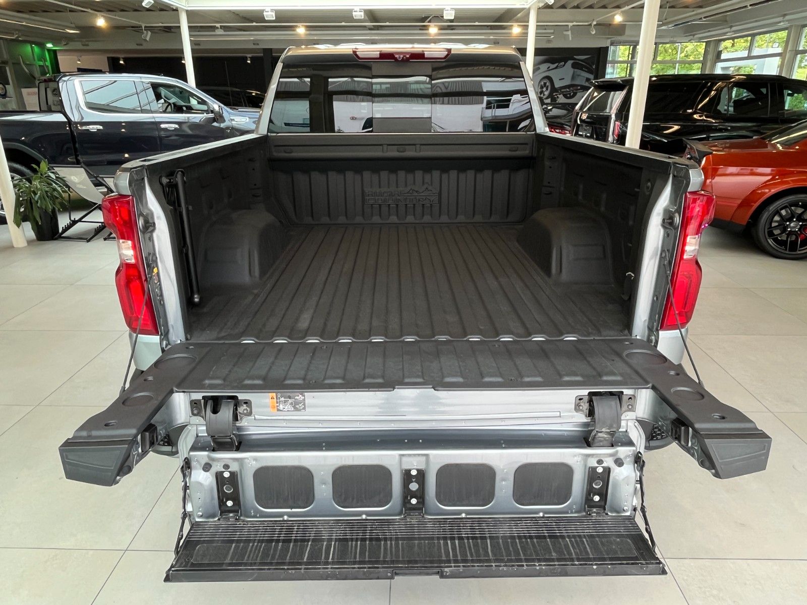 Fahrzeugabbildung Chevrolet Silverado 6.2 V8 High Country Black Package