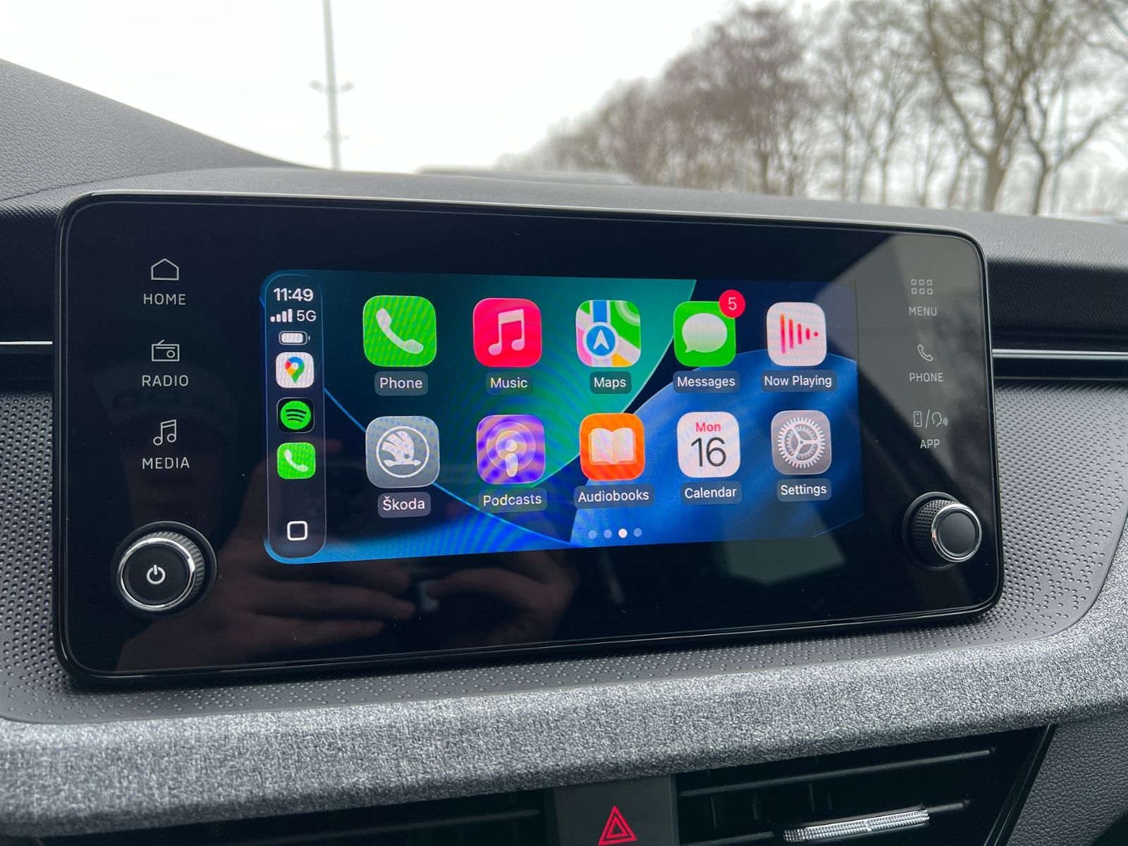 Fahrzeugabbildung SKODA Kamiq Selection 1.0 TSI DSG *Vorb. AHK, LED, ACC