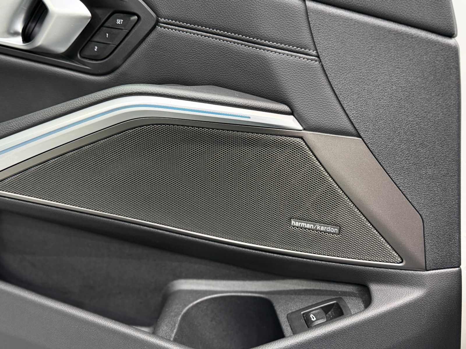 Fahrzeugabbildung BMW M340i xDrive Touring LCI |H/K|360°|PANO|HuD