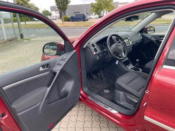 Volkswagen Tiguan - 12
