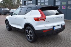 Fahrzeugabbildung Volvo XC40 B4 AWD Autom. R-Design*FSHZG*H&K*ACC*