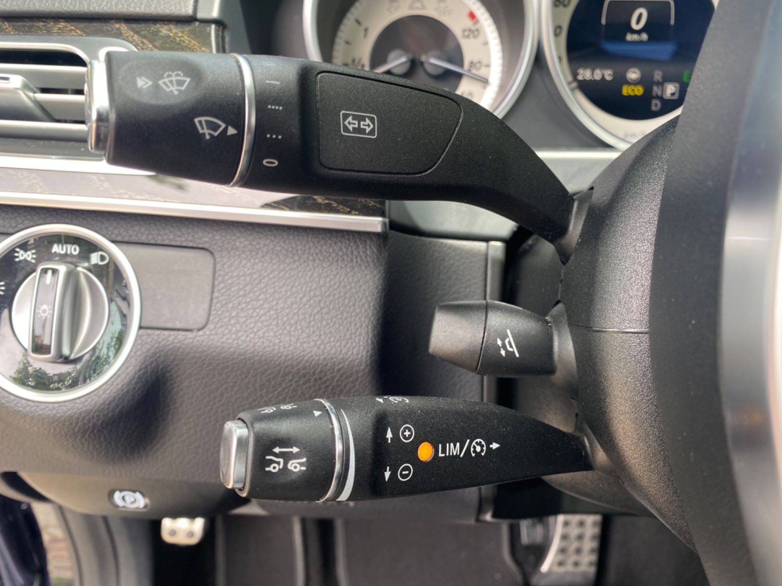 Fahrzeugabbildung Mercedes-Benz E 300 BlueTec AMG*Totwinkel*Sitzbelüftung*