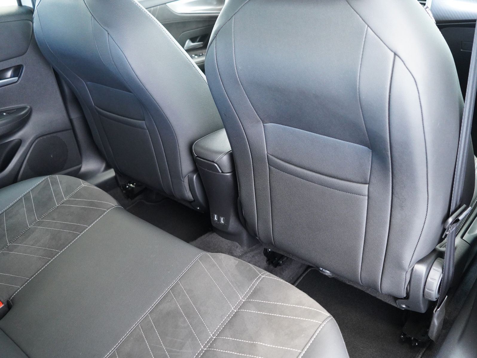 Fahrzeugabbildung Opel Mokka e Ultimate INTELLILUX/ACC/NAVI/SOH