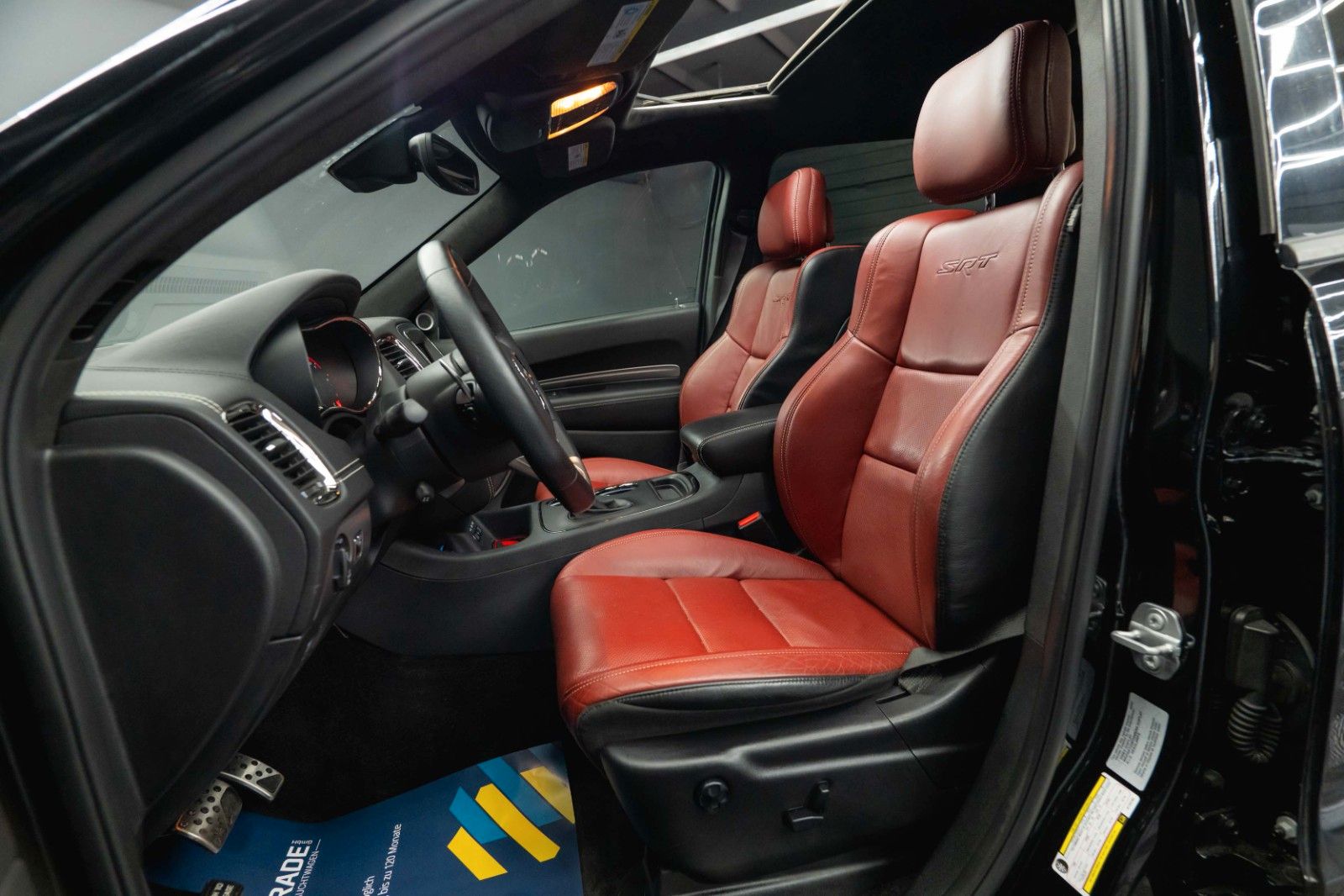 Fahrzeugabbildung Dodge Durango 6.4 V8 SRT Performance 4x4 Night-Paket