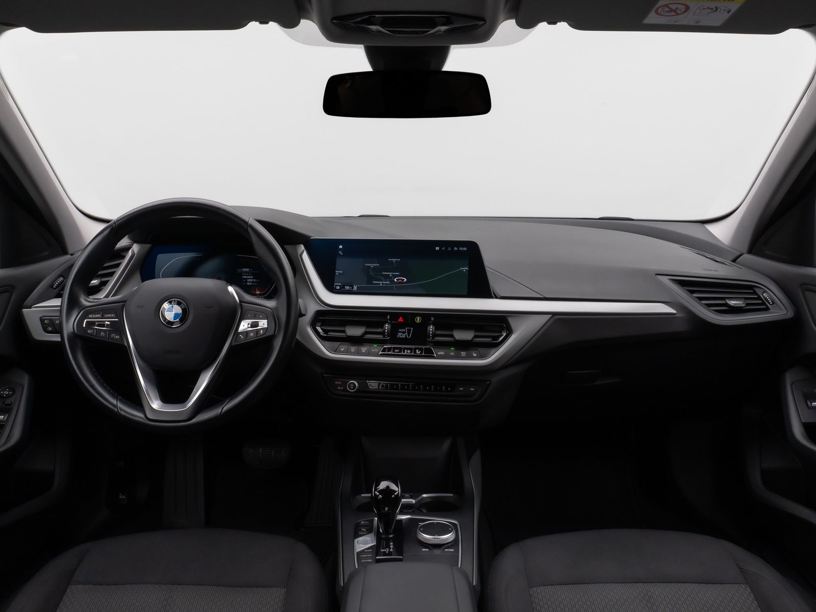 Fahrzeugabbildung BMW 118d DAB CockPitPro Geschwindigkeitsreg PDC LED