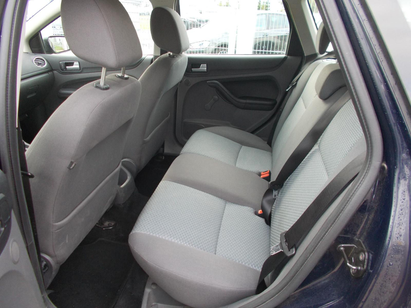 Ford Focus 2006 — photo 8