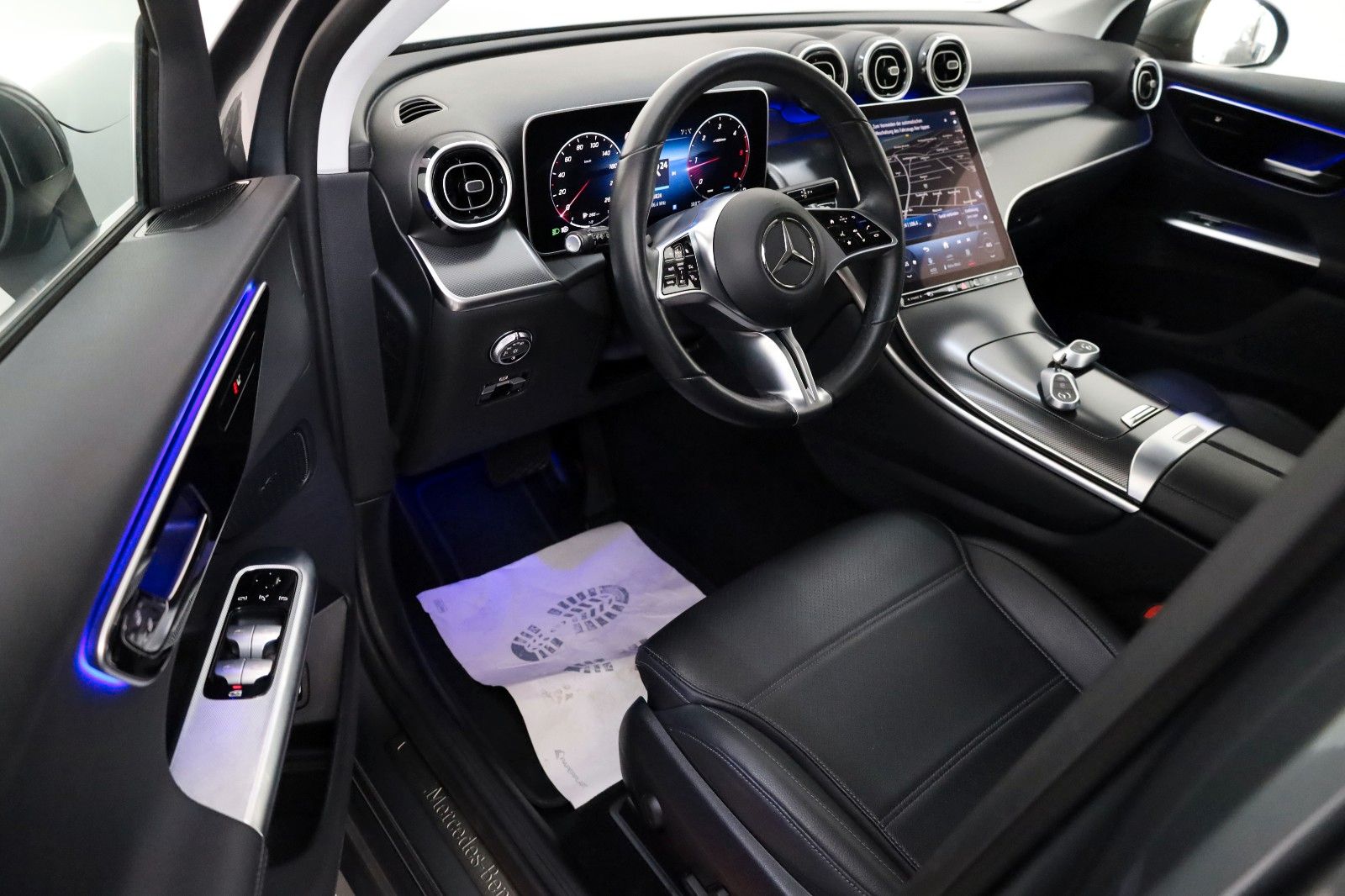 Fahrzeugabbildung Mercedes-Benz GLC 220d 4M Avantgarde,Leder,Navi,ACC,ParkPak+WR