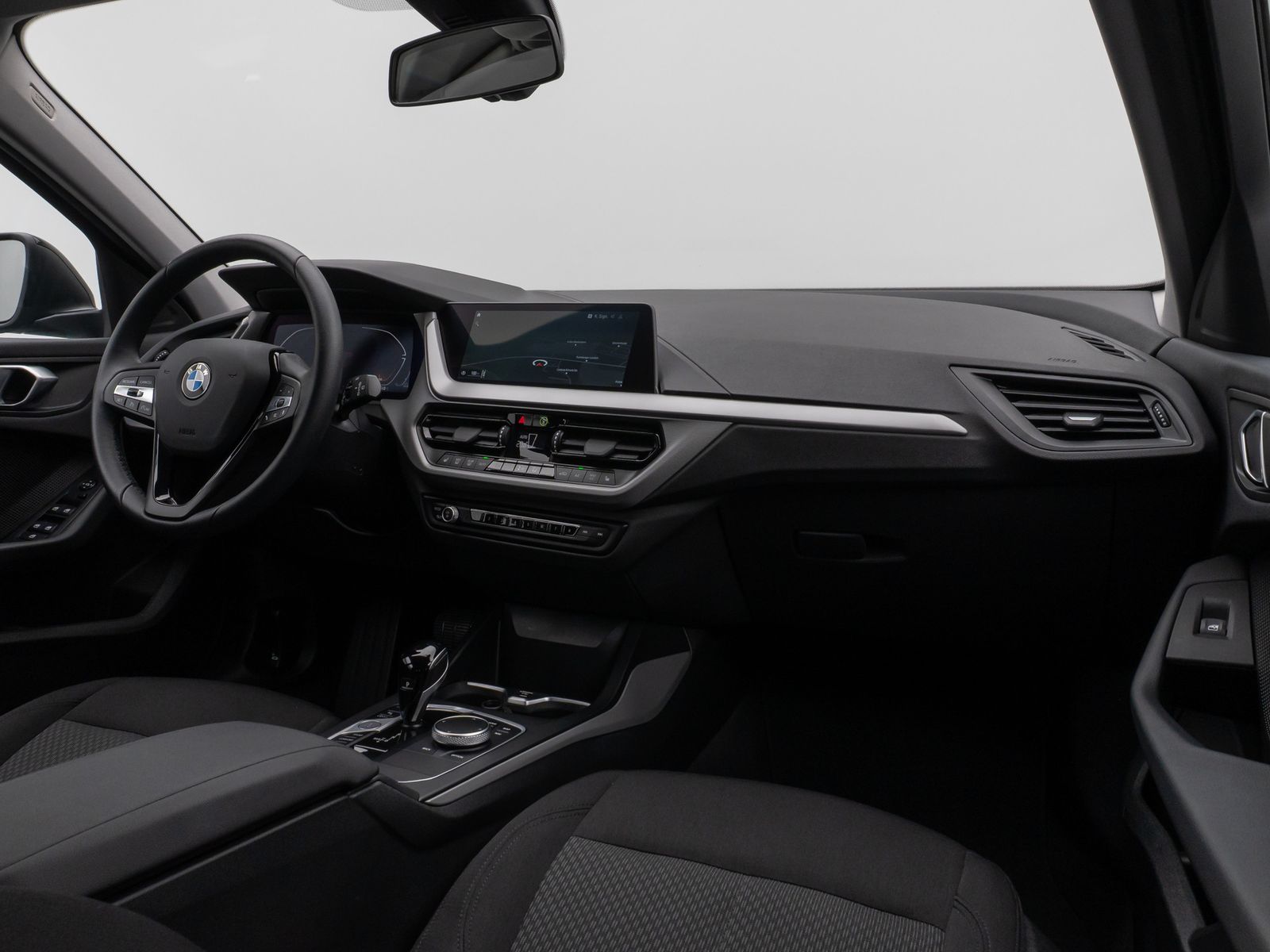 Fahrzeugabbildung BMW 118i Kamera DAB CockPitPro Geschwindigkeitsr LED