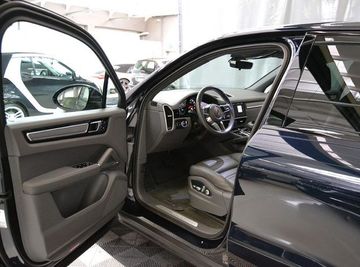 Porsche Cayenne - 2