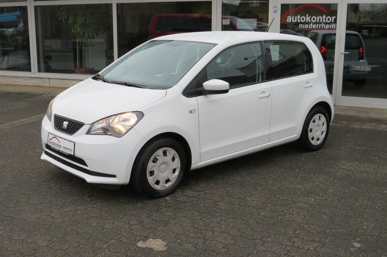 Fahrzeugabbildung SEAT Mii Style 4-TÜREN KLIMA ZV EFH TELVOR 1.HAND