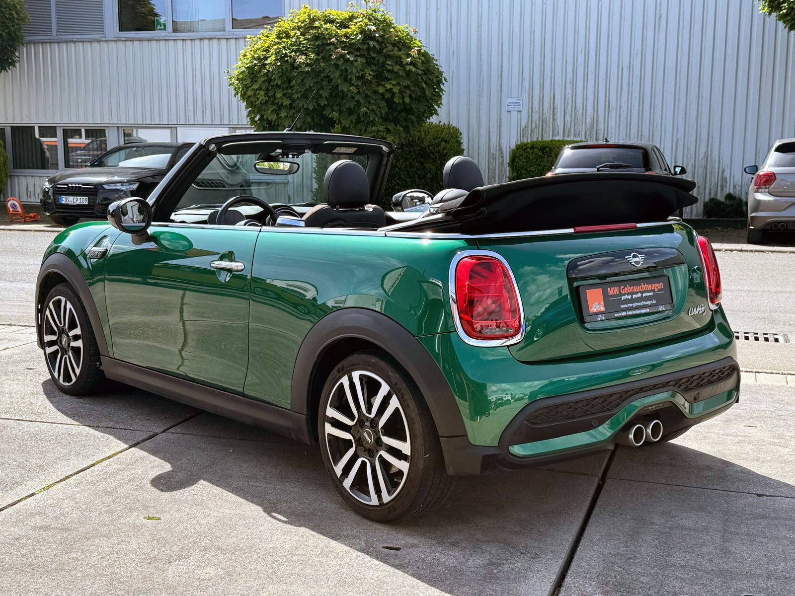 Fahrzeugabbildung MINI COOPER S Cabrio Classic-Trim Aut. ACC HUD KAM BT