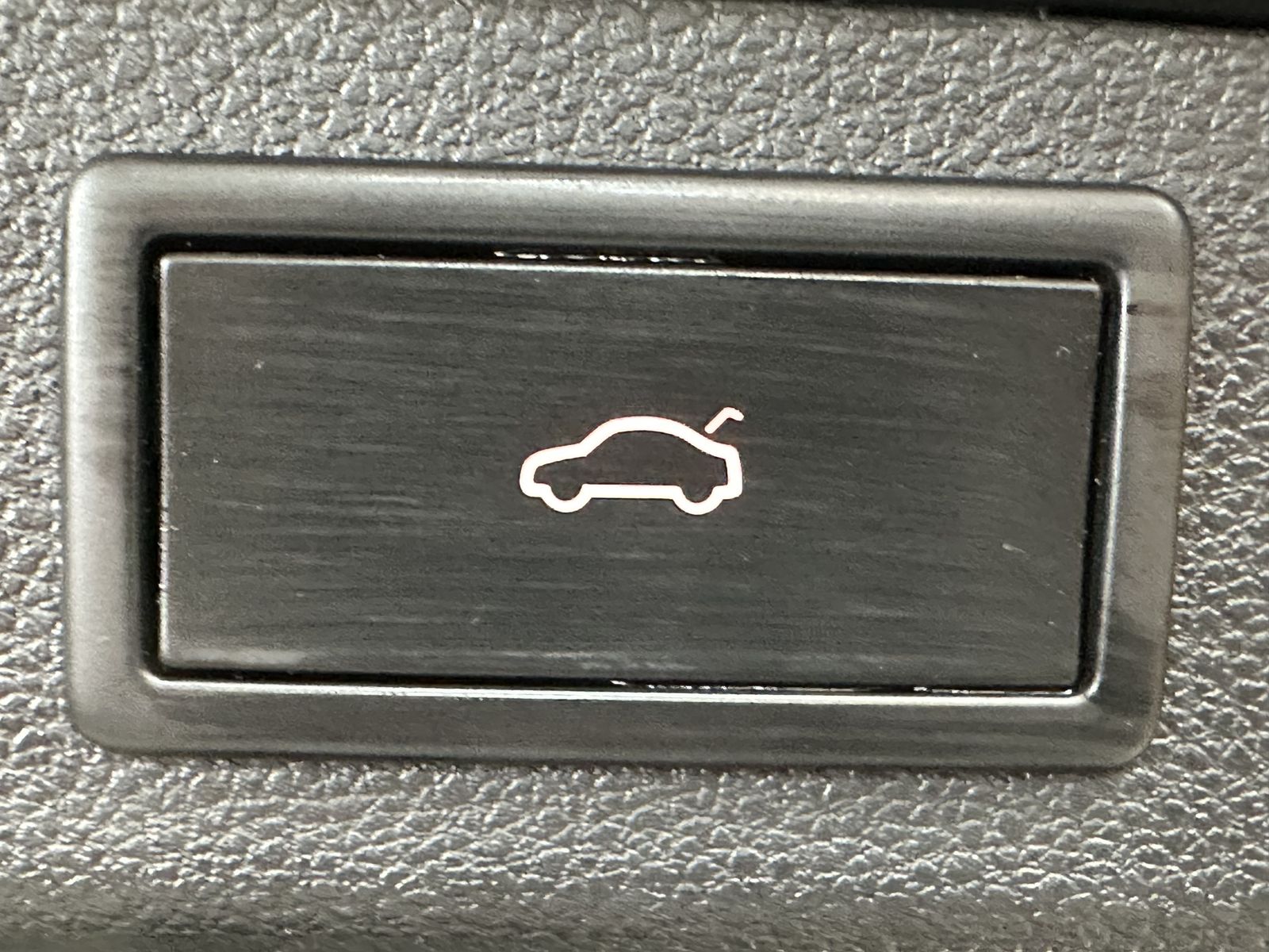 Fahrzeugabbildung SKODA Kodiaq 2.0 TDI 4x4 DSG Clever NAV+LED+KAM+V-COCK