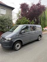 Volkswagen T6-Custom-Bus mit Küchenblock