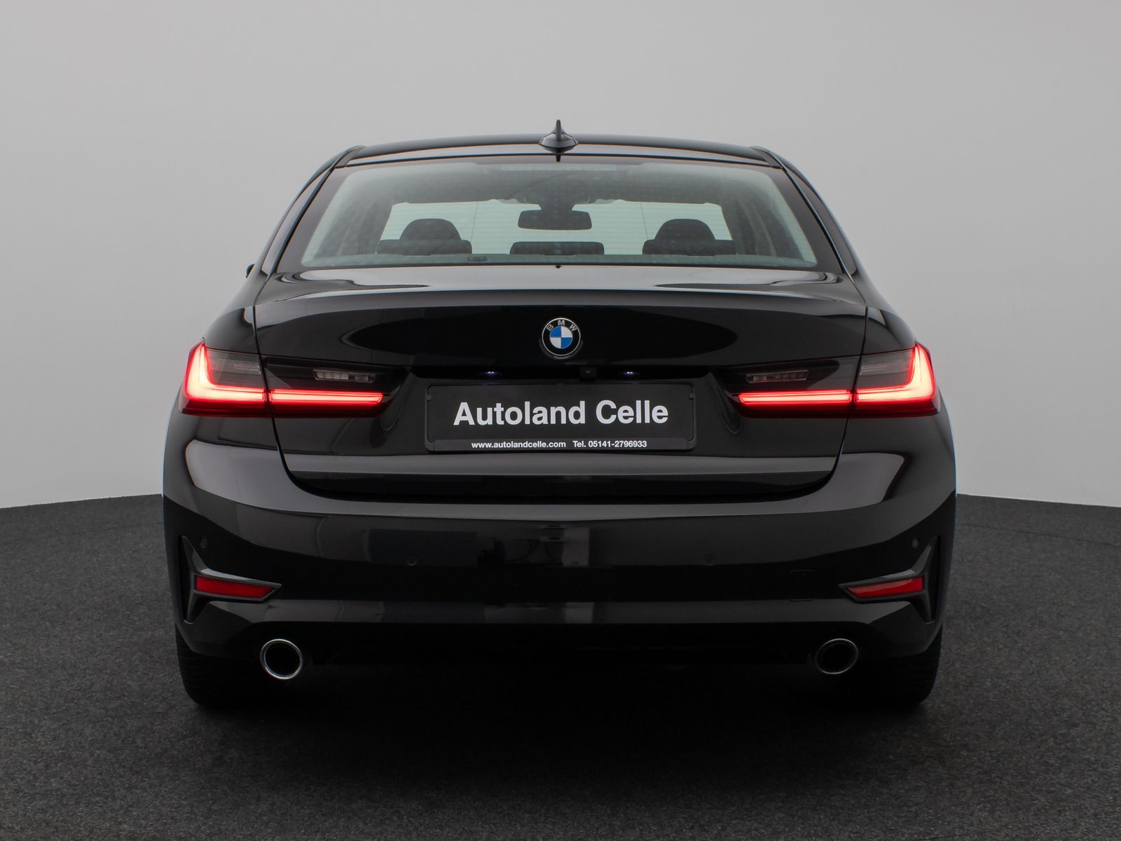 Fahrzeugabbildung BMW 320d xD  Glasdach Kamera DAB Geschwindigkeitsreg