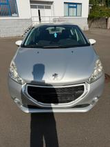 Peugeot  TÜV neu | Klima | 107.000 km - Peugeot 208 von privat