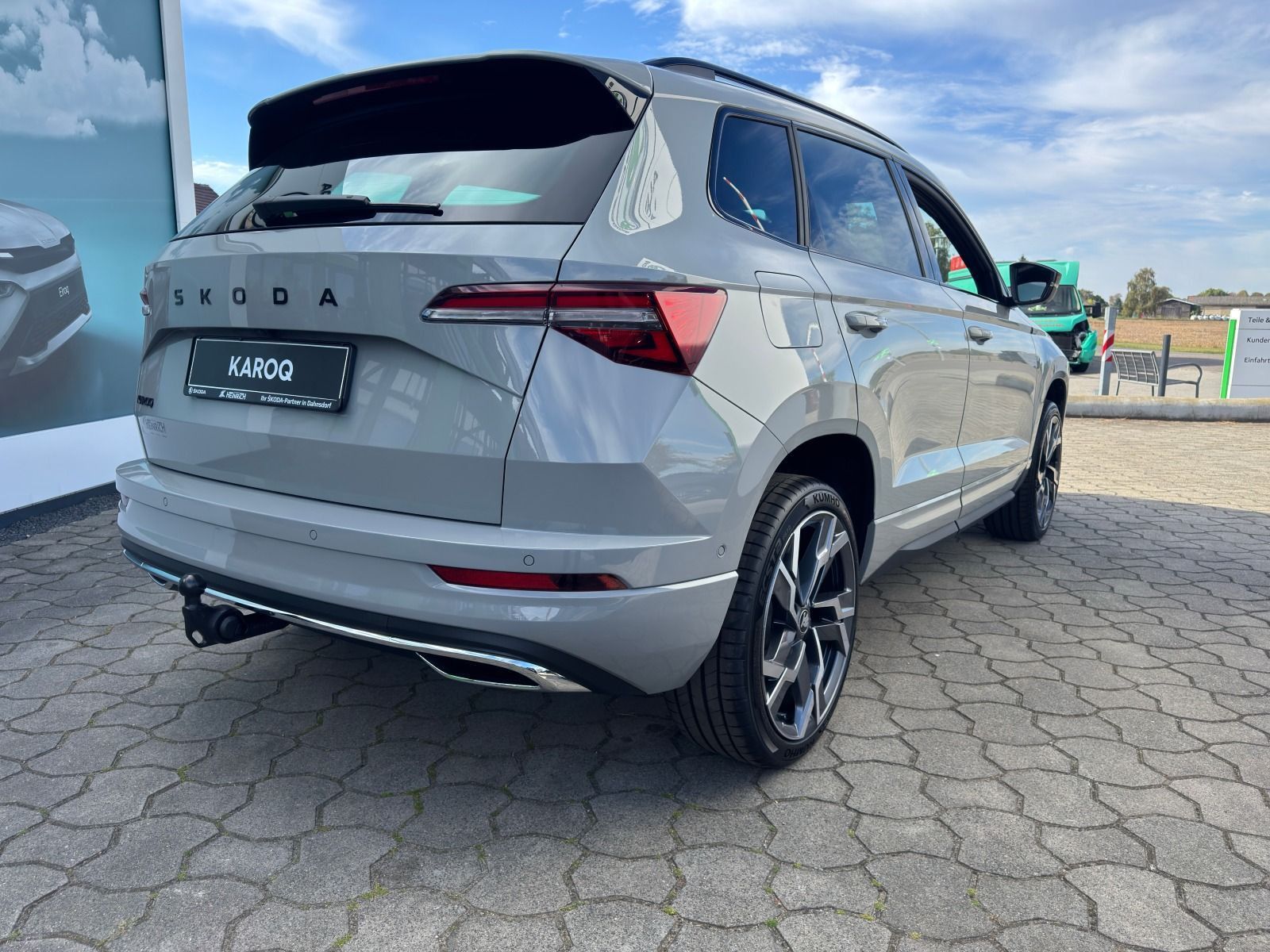 Fahrzeugabbildung SKODA Karoq Sportline 1.5TSI DSG*360°Cam*AHK*eHeck*19Z