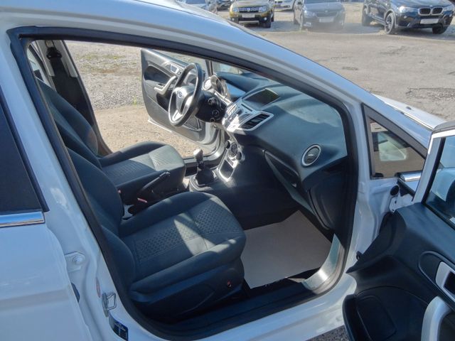 Fahrzeugabbildung Ford Fiesta Titanium/Klima/Alu/