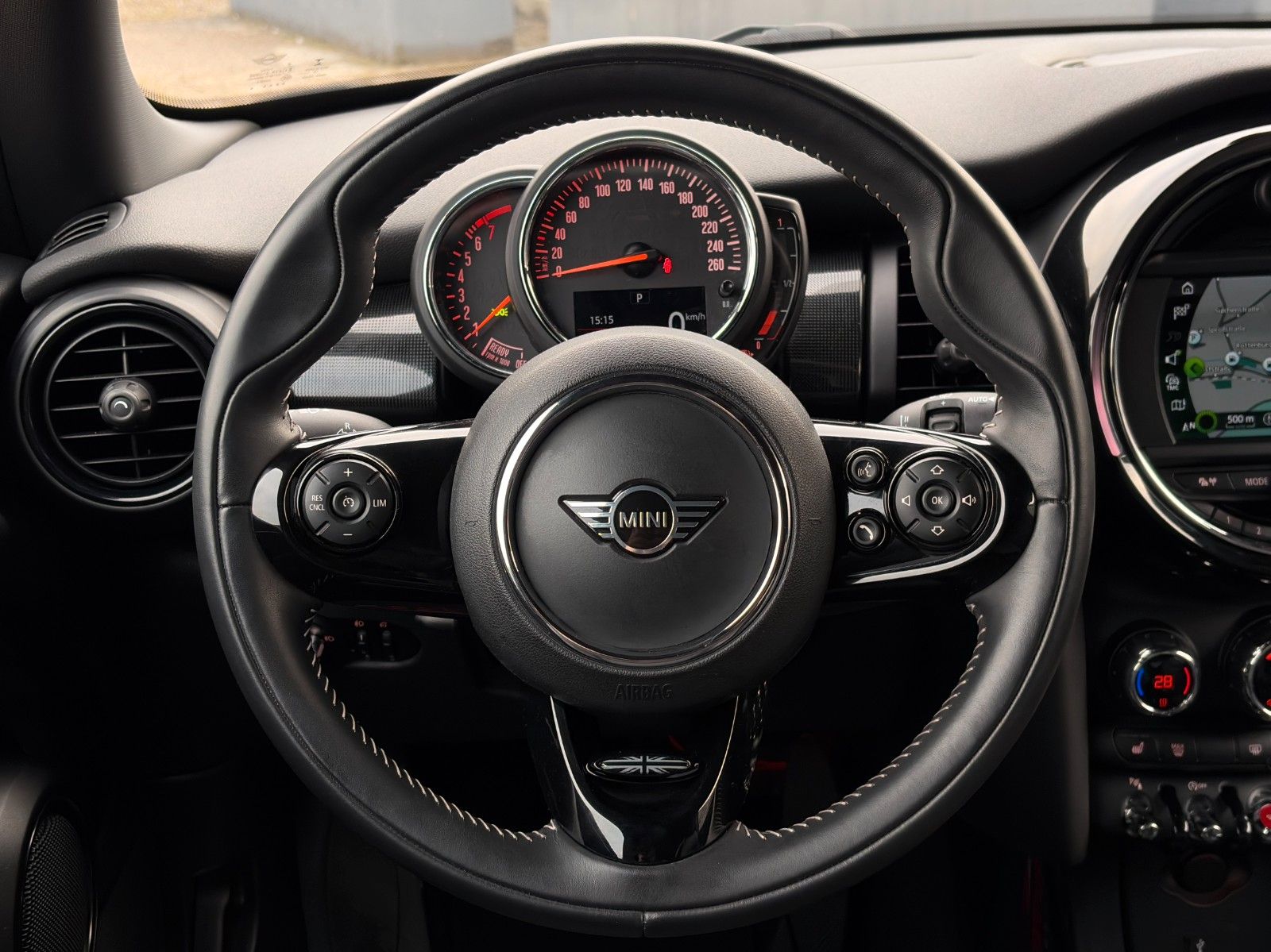 Fahrzeugabbildung MINI Cooper F56 Autom Chili Leder CarPlay Tempo. PDC