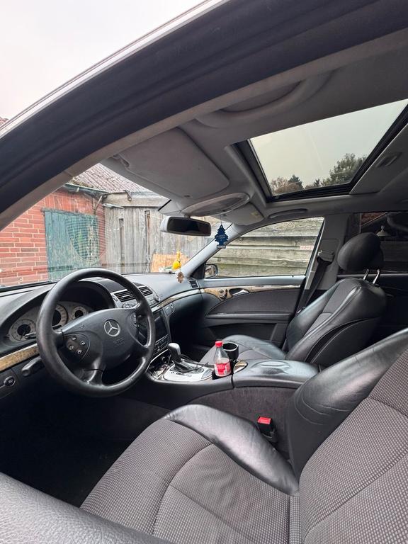 Mercedes-Benz E 320