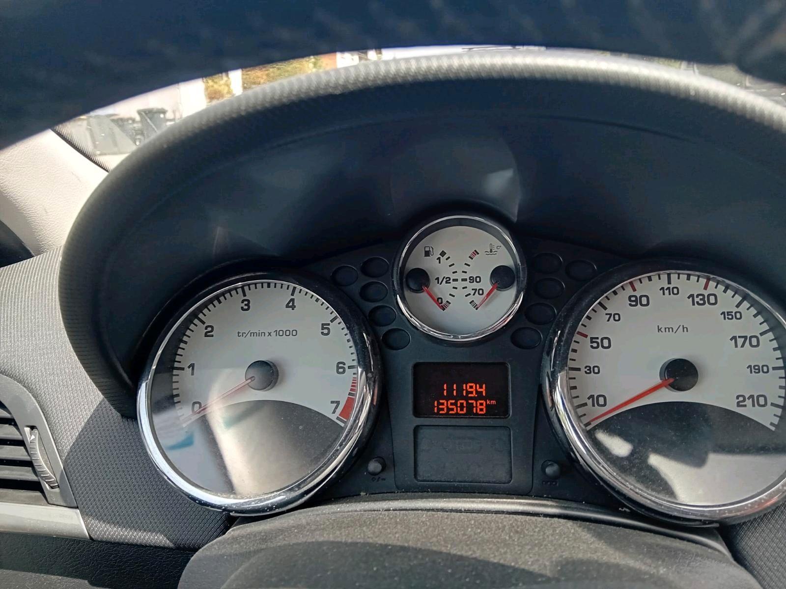 Peugeot 207 2013 — photo 6