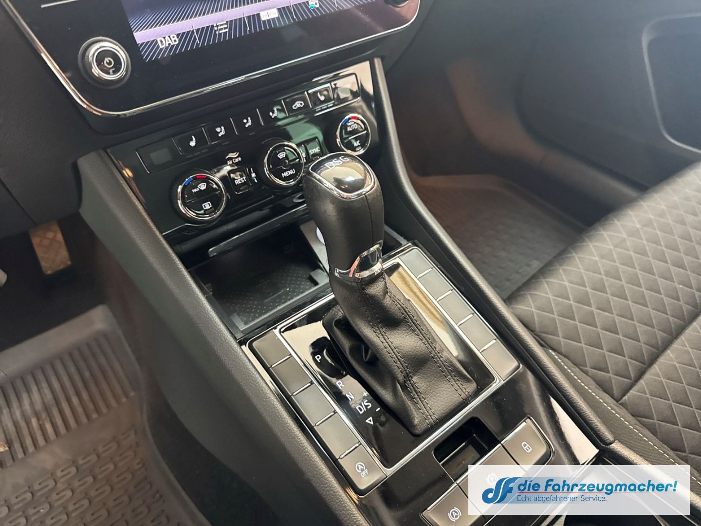 Fahrzeugabbildung SKODA Superb Style 2.0 TDI Navi *HAGELSCHADEN *EXPORT