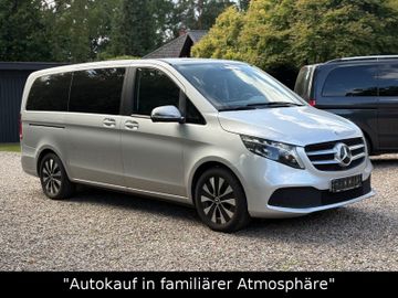 Mercedes V 220 - 3