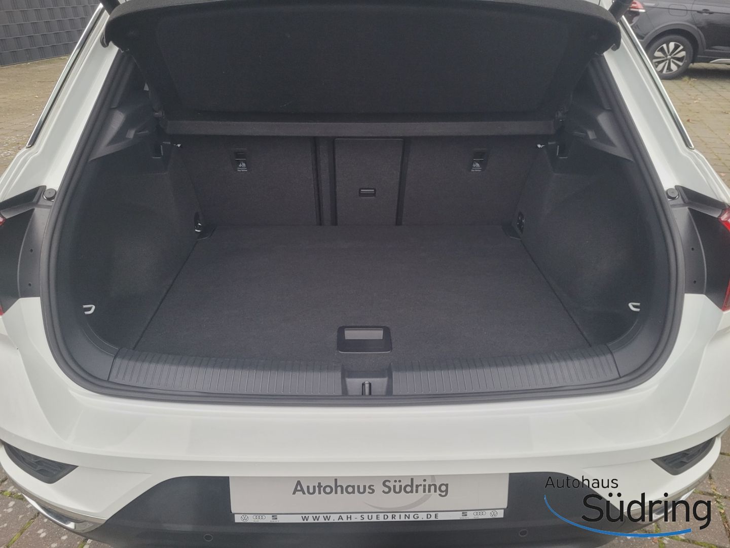 T-Roc 1.5 TSI Sport DSG AHK Navi ACC El. Heckkl.