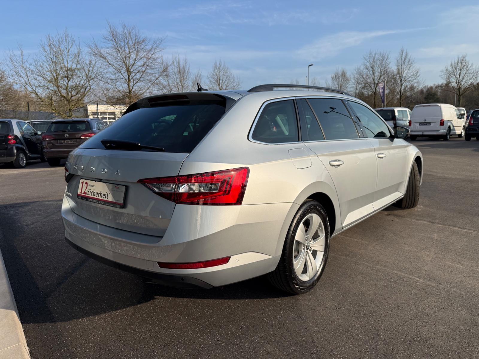 Skoda Superb Combi Ambition DSG*ACC*LED*NAVI*CAM*PDC*
