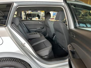MYAUTOCENTER – Gebraucht- und Jahreswagen mit Werkstattservice in Pfaffenhofen Volkswagen Golf VIII Variant *Parkass.*LED*Virtuel*AHK*
